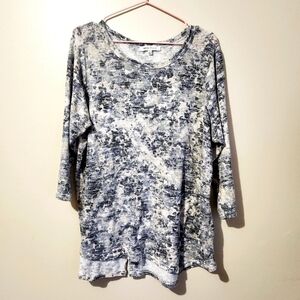 *4 for $30* Abstract Print Kint Top